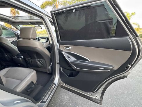 Used 2017 Hyundai Santa Fe Limited image 29