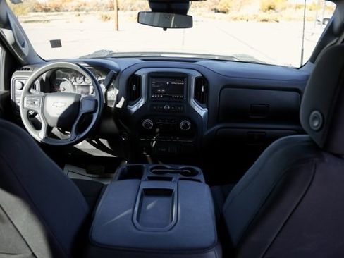 Used 2024 Chevrolet Silverado 2500 Custom w/ Custom Convenience Package image 17