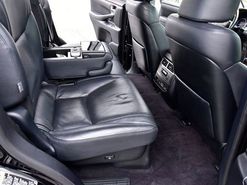 Used 2011 Lexus LX 570 4WD image 14