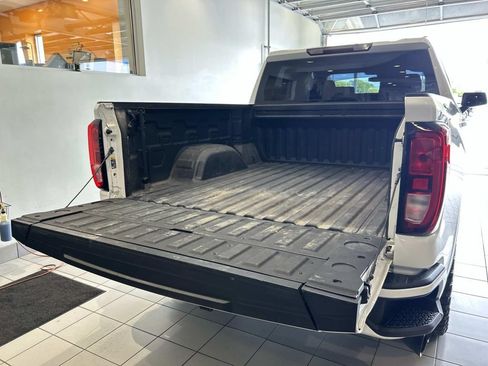 Certified 2020 GMC Sierra 1500 Elevation w/ Elevation Value Package AWD/4WD image 16