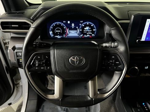 Certified 2025 Toyota 4Runner TRD Off-Road image 14