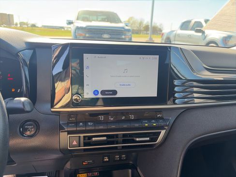 Used 2025 Toyota Camry LE image 19