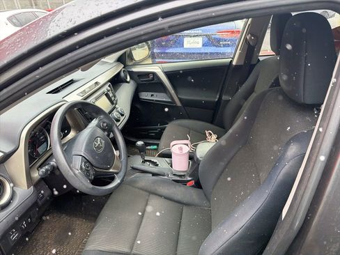 Used 2015 Toyota RAV4 LE image 3