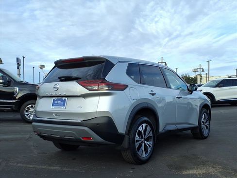 Used 2021 Nissan Rogue SV image 6