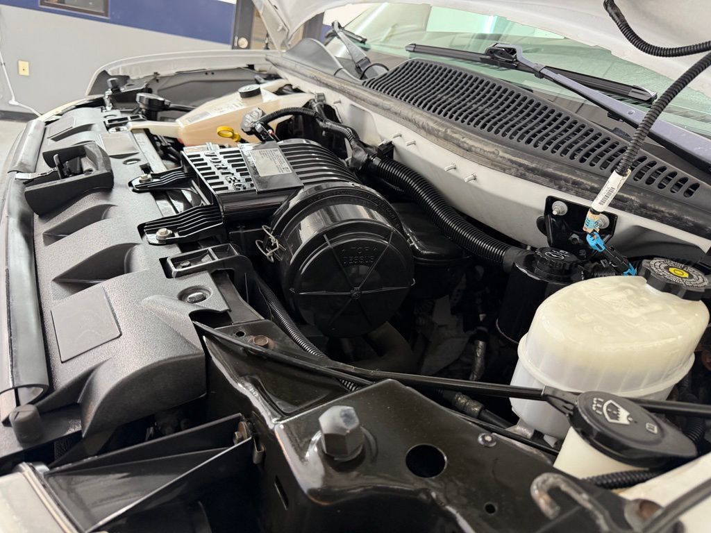 Used 2020 Chevrolet Express 3500 LT w/ LT Preferred Equipment Group RWD image 6