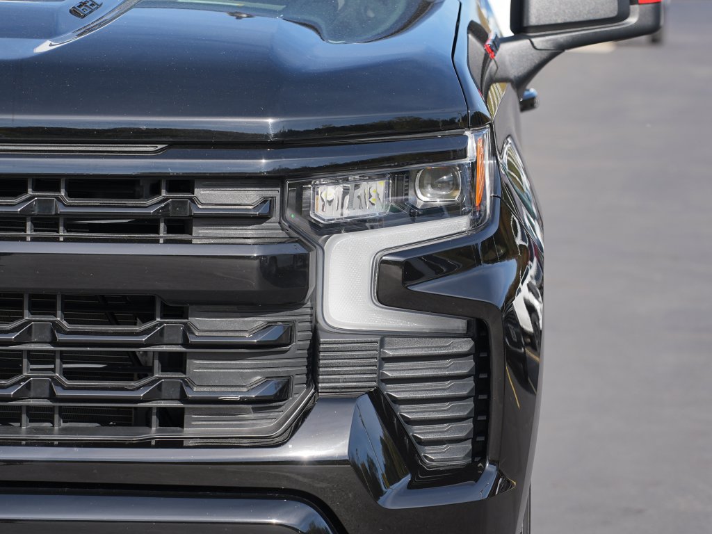 Used 2024 Chevrolet Silverado 1500 RST w/ Redline Edition AWD/4WD image 10