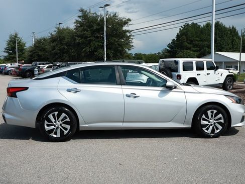 Used 2022 Nissan Altima 2.5 S FWD image 4