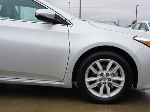 Used 2013 Toyota Avalon XLE image 9