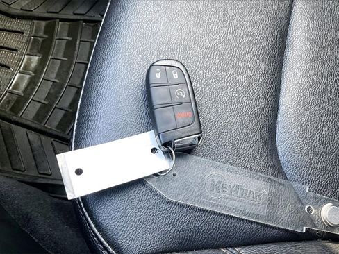 Used 2024 Jeep Compass Latitude w/ Sun and Sound Group image 36