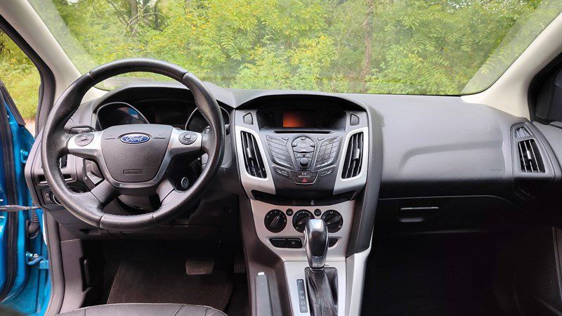 Used 2014 Ford Focus SE w/ Equipment Group 201A FWD image 13
