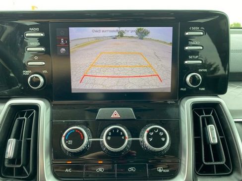 Used 2023 Kia Sorento LX FWD image 8