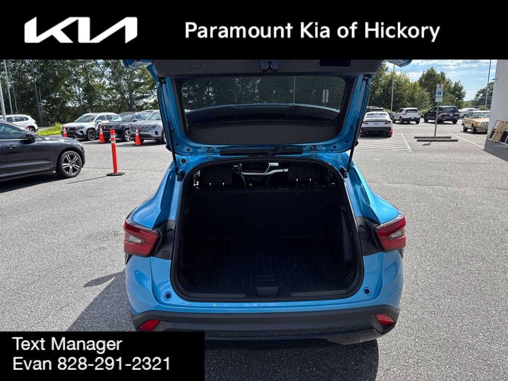 Used 2025 Chevrolet Trax RS w/ Driver Confidence Package FWD image 10