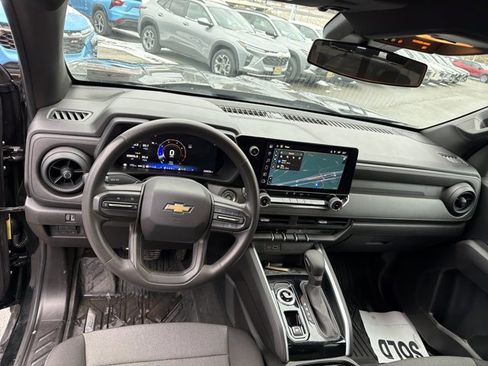 Used 2025 Chevrolet Colorado W/T w/ WT Custom Package image 19