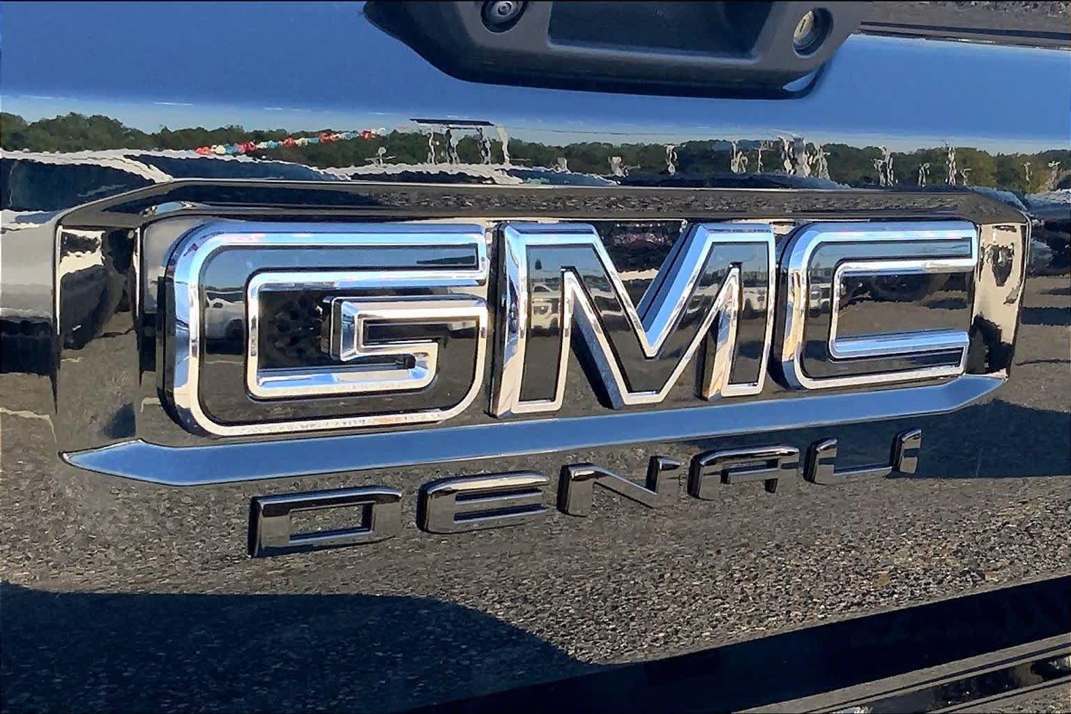 New 2026 GMC Canyon Denali w/ LPO, Denali Black Edition AWD/4WD image 14