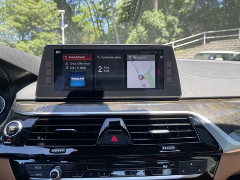 Used 2017 BMW 530i xDrive AWD/4WD image 10