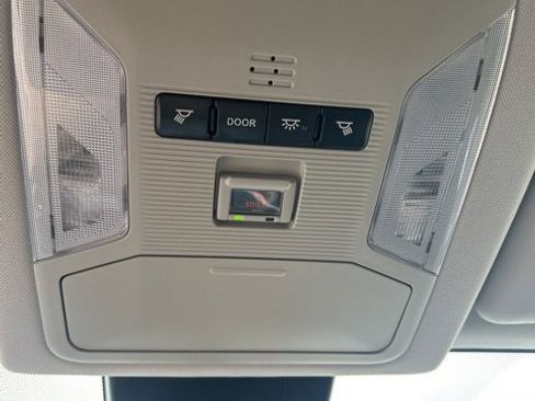 Used 2021 Toyota RAV4 LE image 25