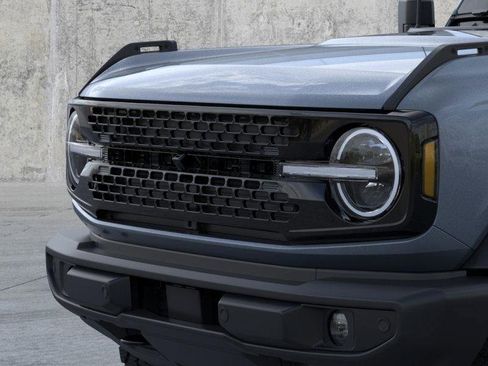New 2025 Ford Bronco Outer Banks w/ Black Appearance Package image 19