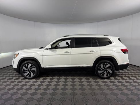 Used 2025 Volkswagen Atlas SEL AWD/4WD image 11