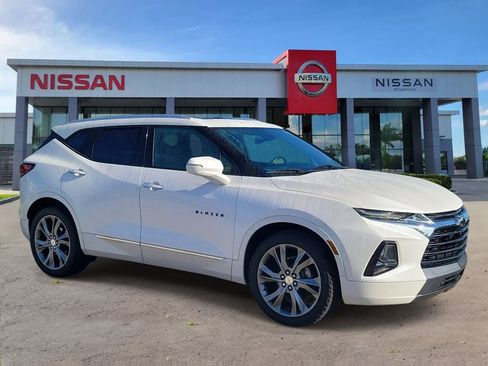 Used 2020 Chevrolet Blazer Premier w/ Driver Confidence II Package FWD image 2