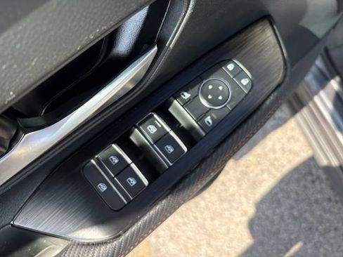 Certified 2025 Nissan Kicks SR AWD/4WD image 11