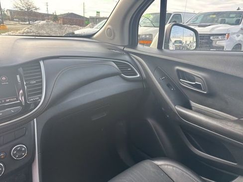 Used 2021 Chevrolet Trax LT w/ Driver Confidence Package image 22
