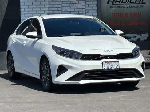 Used 2024 Kia Forte LXS w/ LXS Technology Package FWD image 6
