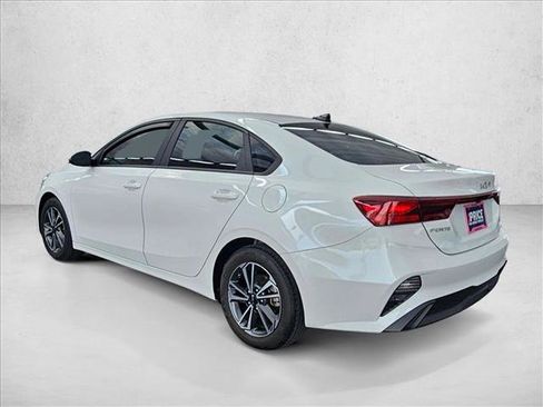 Used 2023 Kia Forte LXS w/ LXS Technology Package FWD image 8