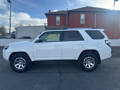 Used 2016 Toyota 4Runner Trail Premium image 4