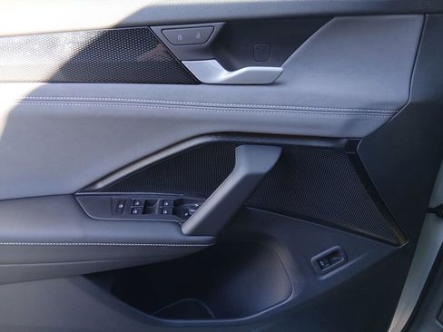 New 2026 Volkswagen Tiguan SE R-Line image 11