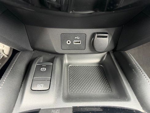 Used 2019 Nissan Rogue SL w/ Premium Package image 29