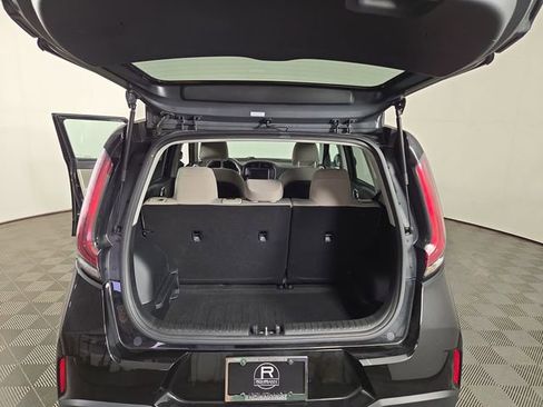 Certified 2025 Kia Soul LX w/ LX Technology Package FWD image 29