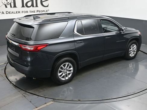Used 2020 Chevrolet Traverse LT w/ Driver Confidence II Package image 40