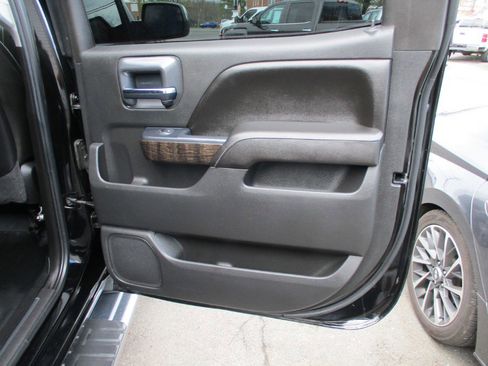 Used 2015 GMC Sierra 2500 Denali w/ Driver Alert Package image 28