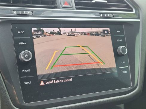 Used 2023 Volkswagen Tiguan SE R-Line image 19