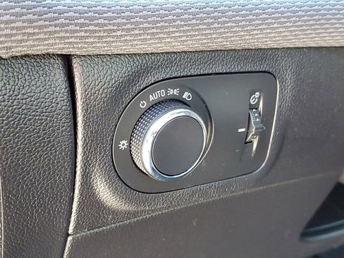 Used 2019 Chevrolet Cruze LT image 8