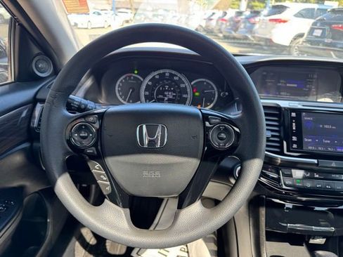Used 2016 Honda Accord EX image 16