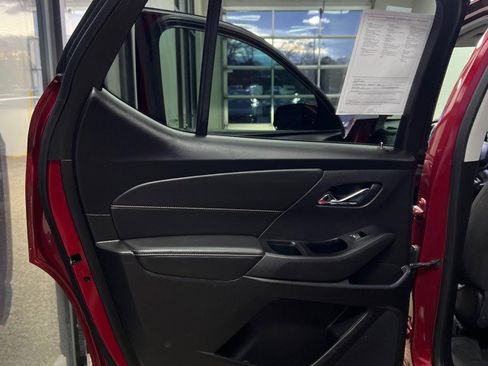 Used 2019 Chevrolet Traverse LT image 18