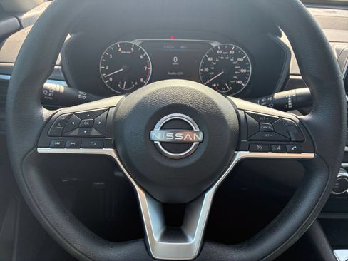 Used 2026 Nissan Altima 2.5 SV FWD image 23