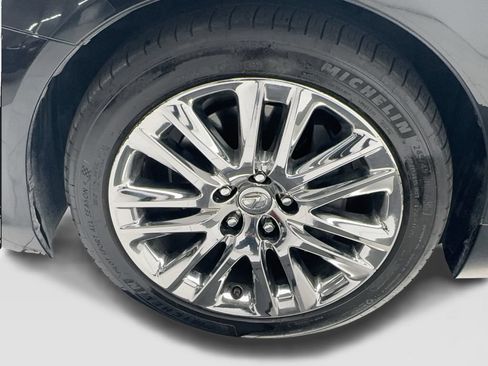 Used 2015 Lexus LS 460 w/ Ultra Luxury Package RWD image 13