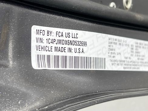 Used 2022 Jeep Cherokee Limited image 31