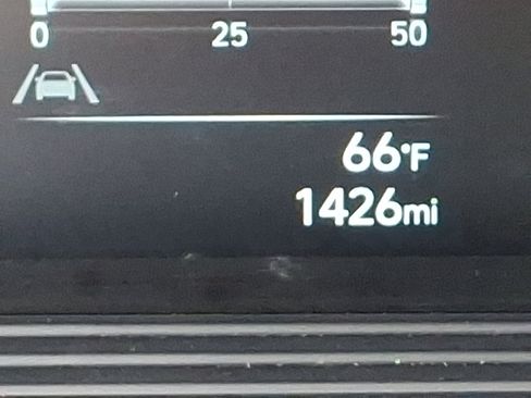 Used 2023 Hyundai Venue SEL image 21