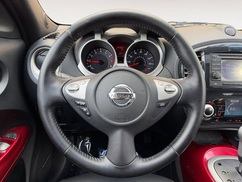 Used 2013 Nissan Juke SL FWD image 23