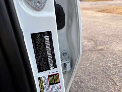 Used 2025 Toyota Camry LE image 28