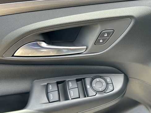 New 2025 Buick Envista Avenir image 19