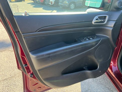 Used 2020 Jeep Grand Cherokee Altitude image 13