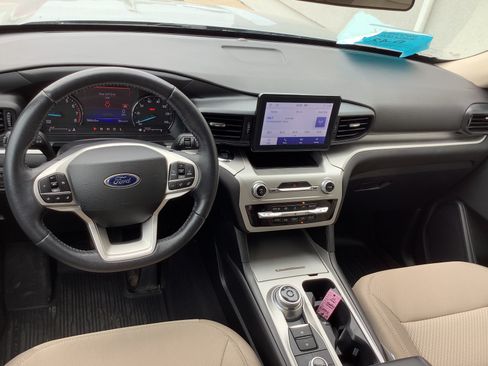 Used 2022 Ford Explorer XLT AWD/4WD image 11