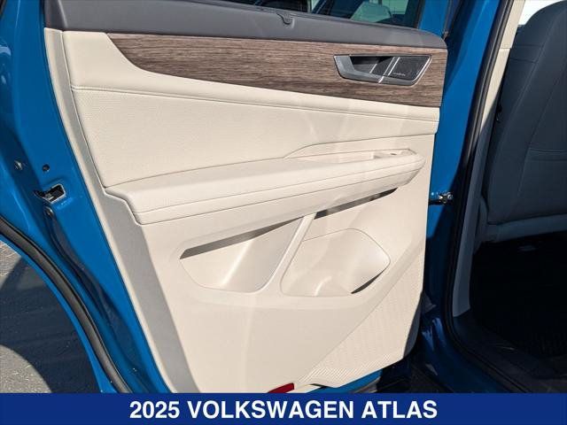 New 2025 Volkswagen Atlas SEL Premium R-Line AWD/4WD image 16