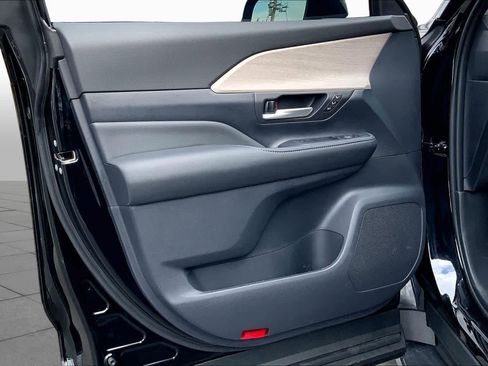 New 2026 Toyota Grand Highlander AWD Hybrid image 10