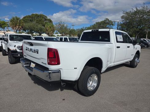 New 2026 RAM 3500 Big Horn AWD/4WD image 5