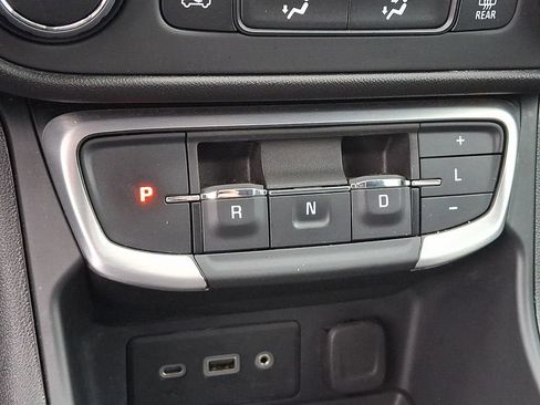 Used 2024 GMC Terrain SLE AWD/4WD image 14